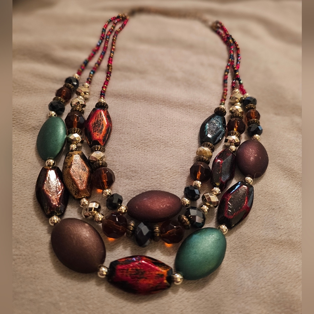 Elegant Multicolor Beaded Necklace